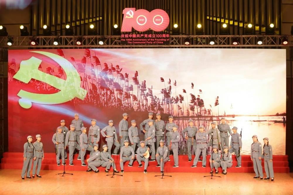如何评价赵文卓主演的《纹身》？这部影片有何特色？